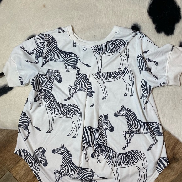 Jane & Delancey Zebra Novelty Black White Pullover T-shirt - Picture 8 of 9